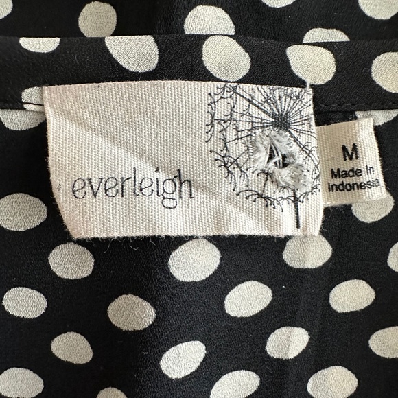 everleigh Women' Medium Black & White Polka Dot Pullover Short Sleeve Blouse Top - Picture 9 of 11